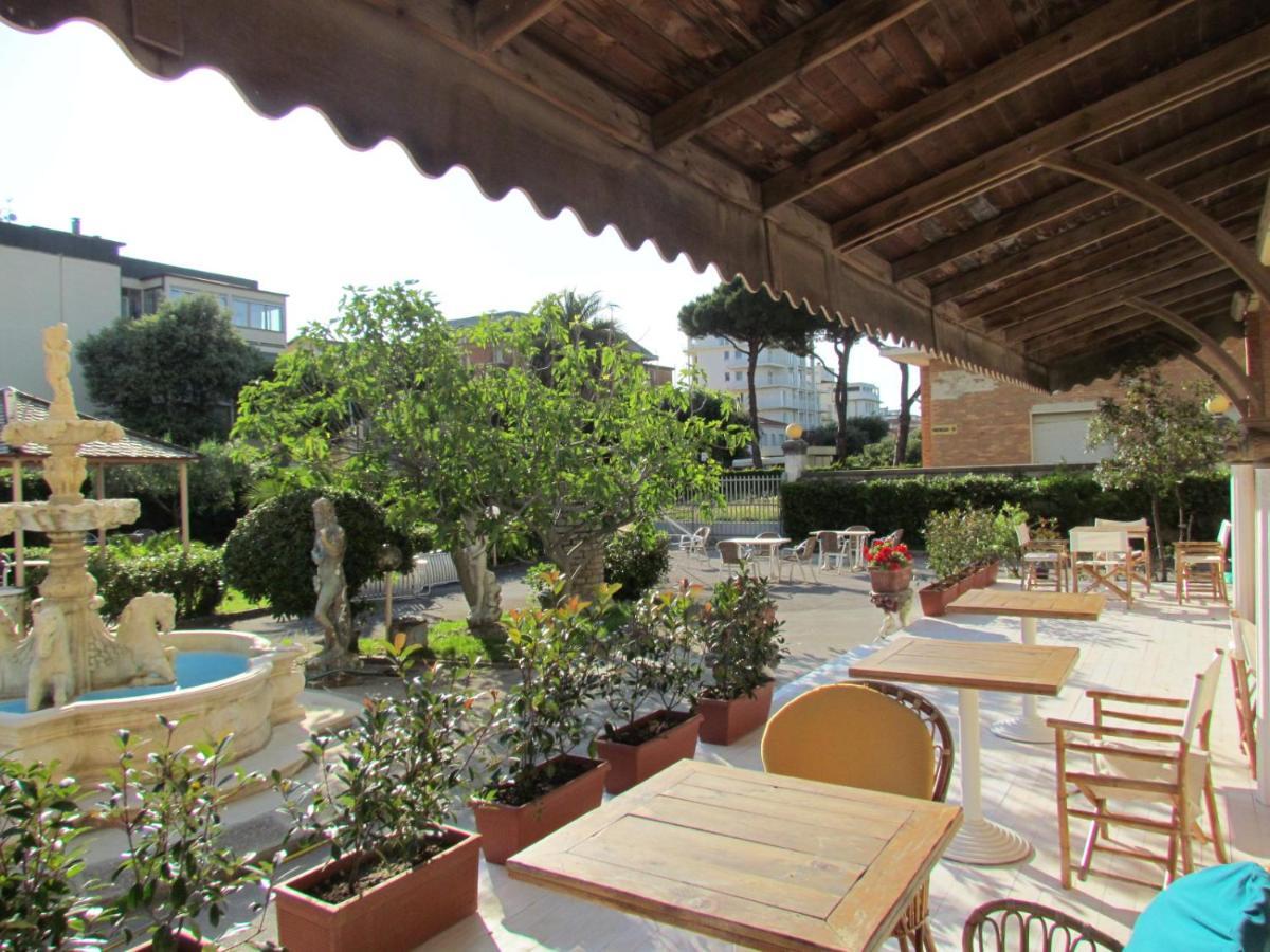 Hotel Villa Colombo Lido di Camaiore Exterior foto