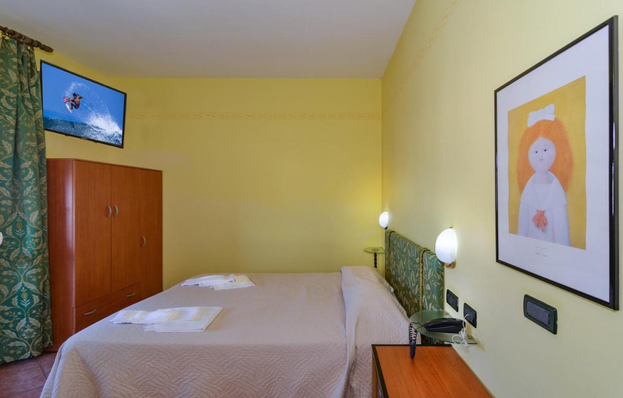 Hotel Villa Colombo Lido di Camaiore Exterior foto