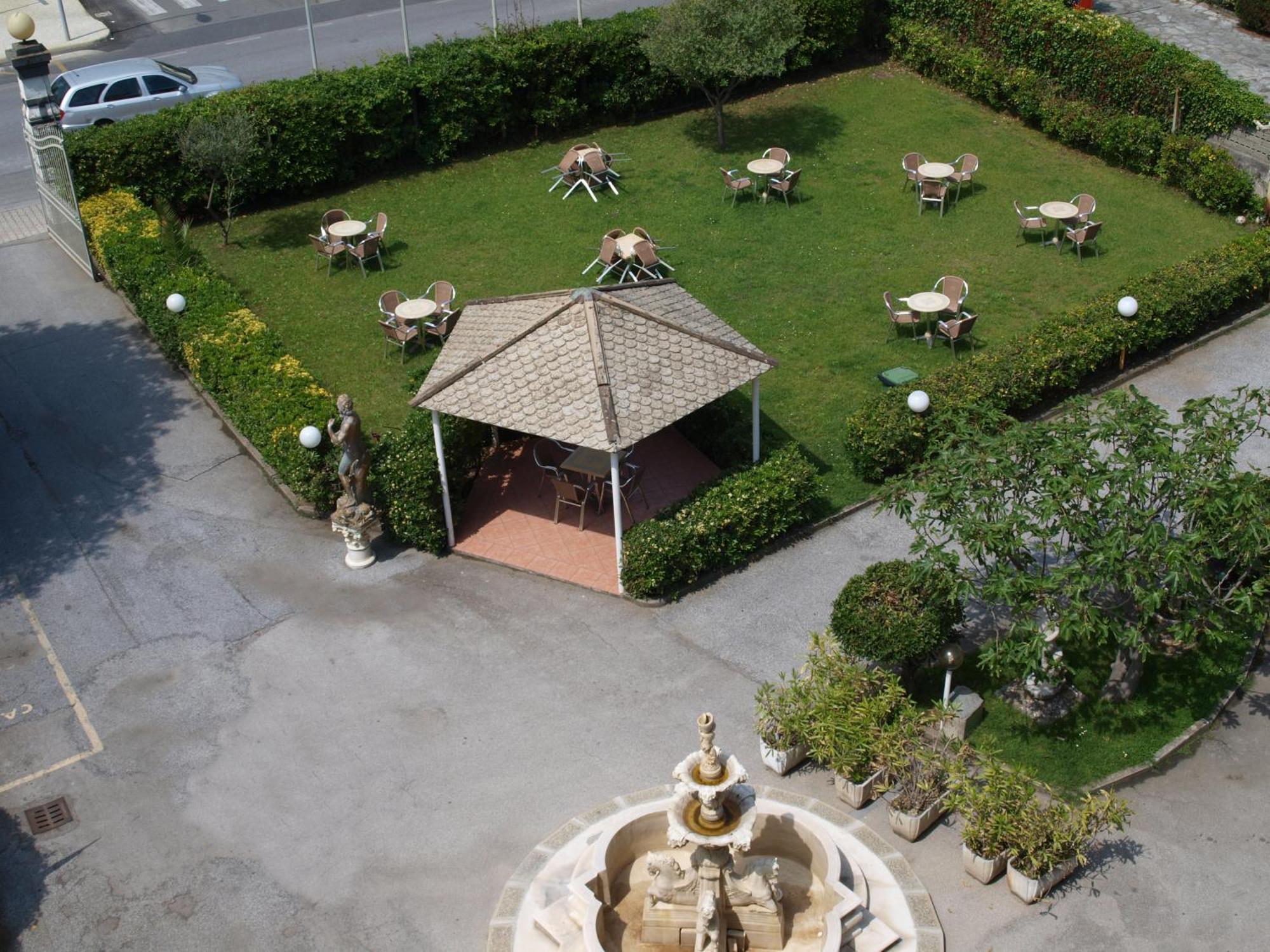 Hotel Villa Colombo Lido di Camaiore Exterior foto