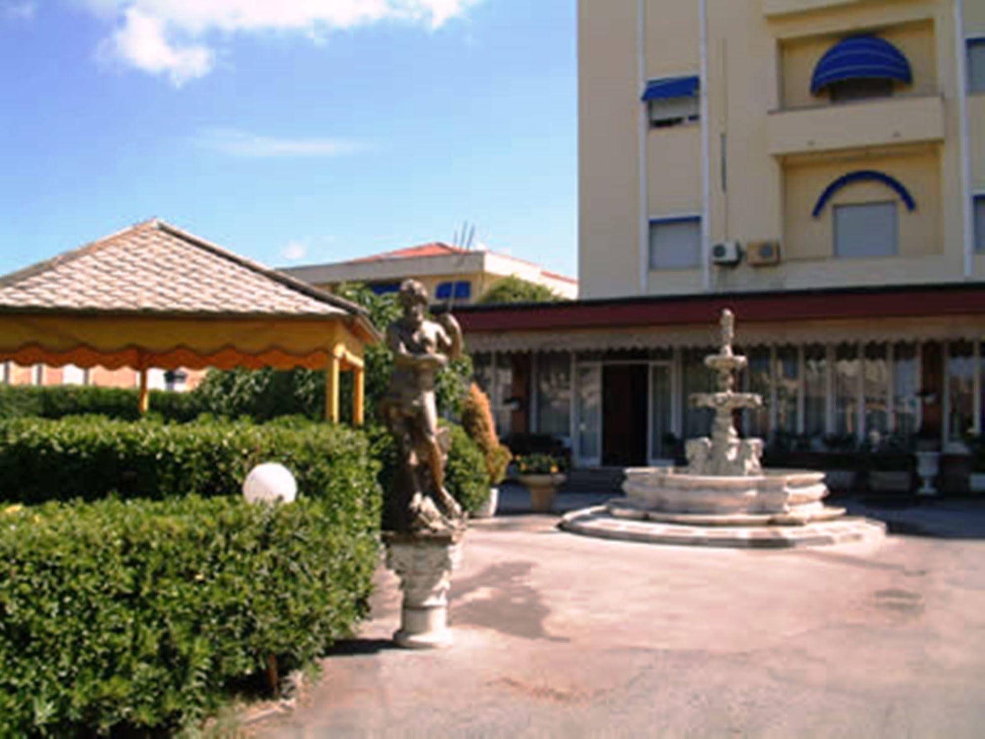 Hotel Villa Colombo Lido di Camaiore Exterior foto